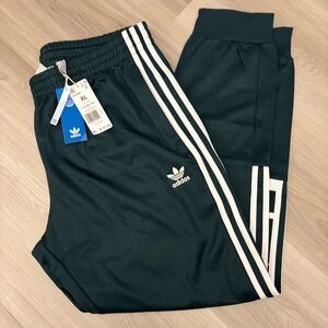 NWT ADIDAS MEN’s jogger pants green & white XL